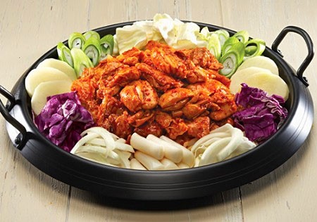 жареная курица 닭갈비 (서울)