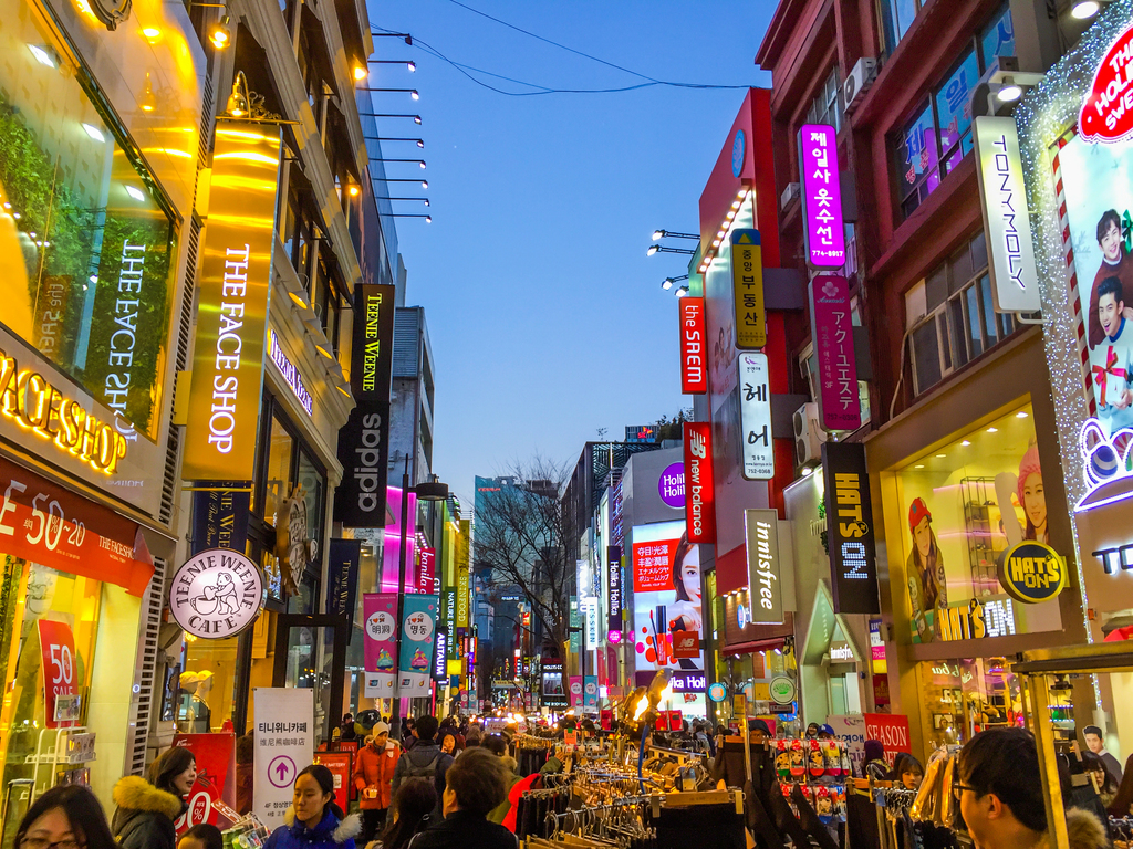 Myeong-Dong | Seoul | Fashion District | Must-go | Tourist area